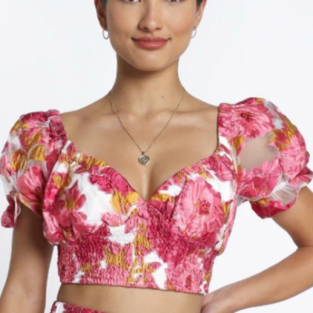 • Juliette Crop Top • Pink Brocade -• - Picture 7 of 9